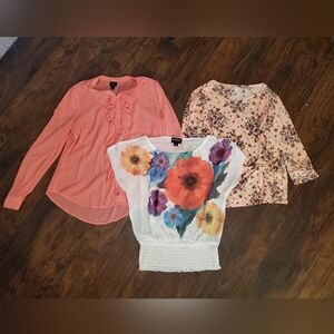 ✨️BUNDLE✨️ Coral, White, and Floral Blouse Set of 3!!